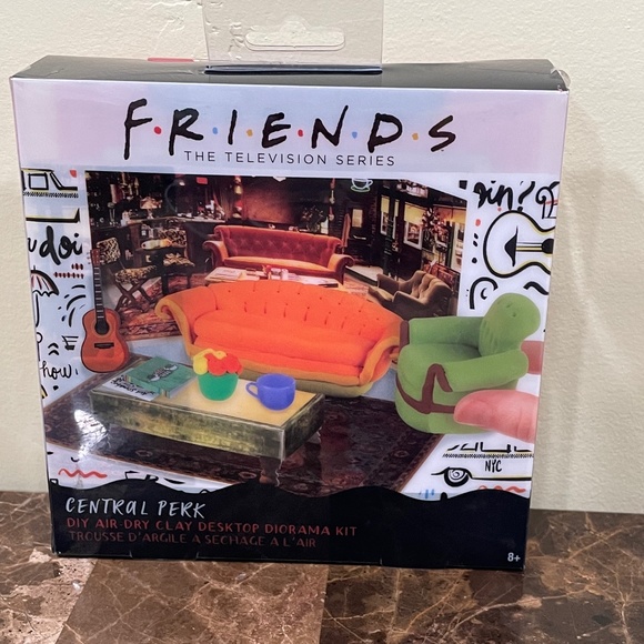 BNIP Friends Central Perk DIY Air-Dry Clay Desktop Diorama Kit